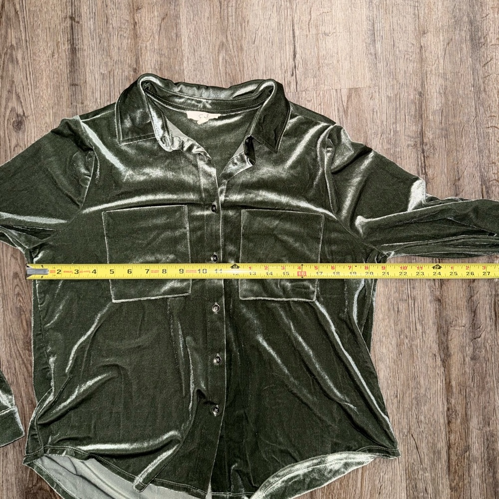 Easel • Moss Green Velvet Button Down Shirt - Picture 7 of 9